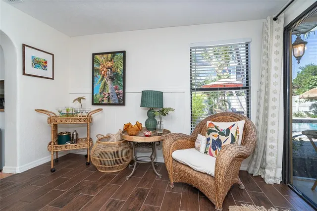 a bench sitting in the backyard of a house
