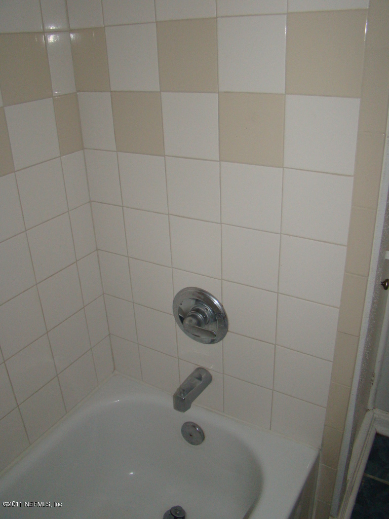 5445 North River Road Jacksonville, FL 32211 - Photo 11 of 15 Shower II