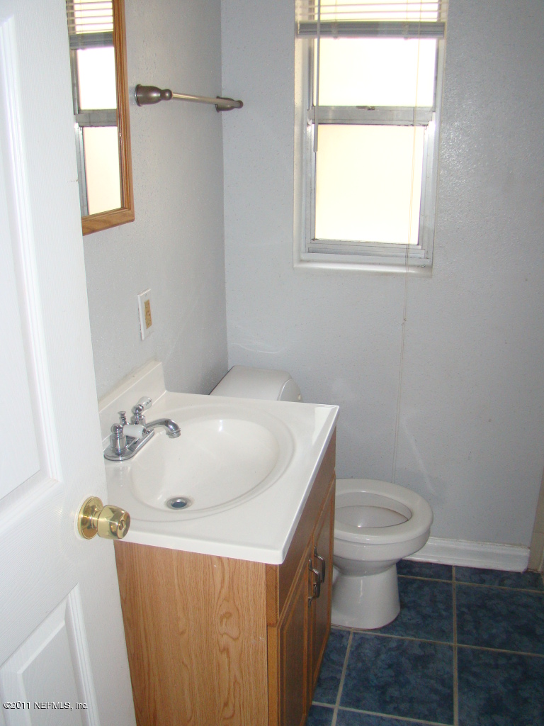 5445 North River Road Jacksonville, FL 32211 - Photo 8 of 15 Bathroom