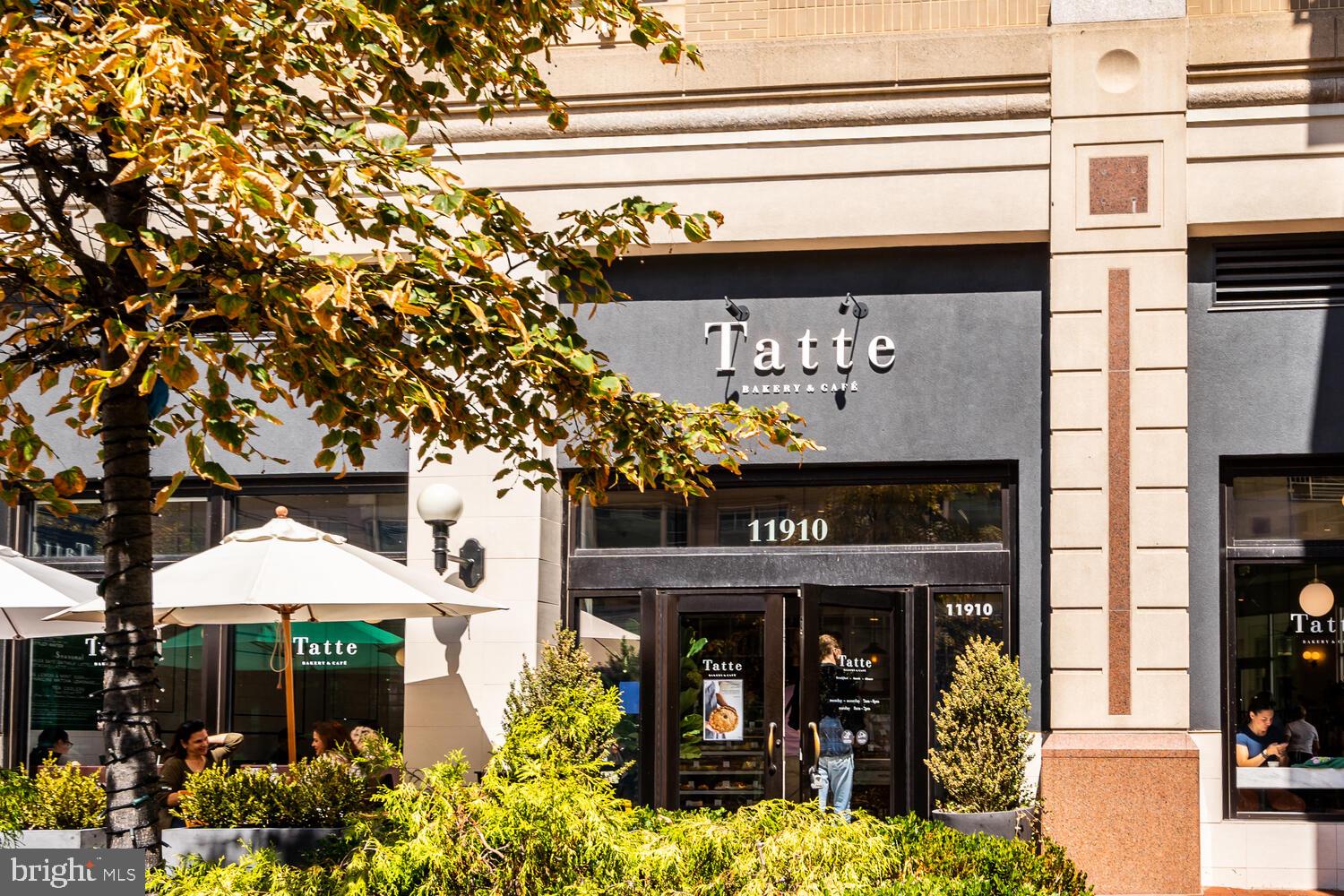 1791 Jonathan Way, Unit 1791C Reston, VA 20190 - Photo 33 of 58 a view of a cafe with sitting area