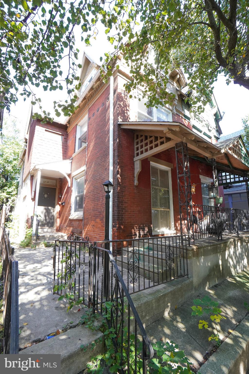 3219 Summer Street Philadelphia, PA 19104 - Photo 2 of 33