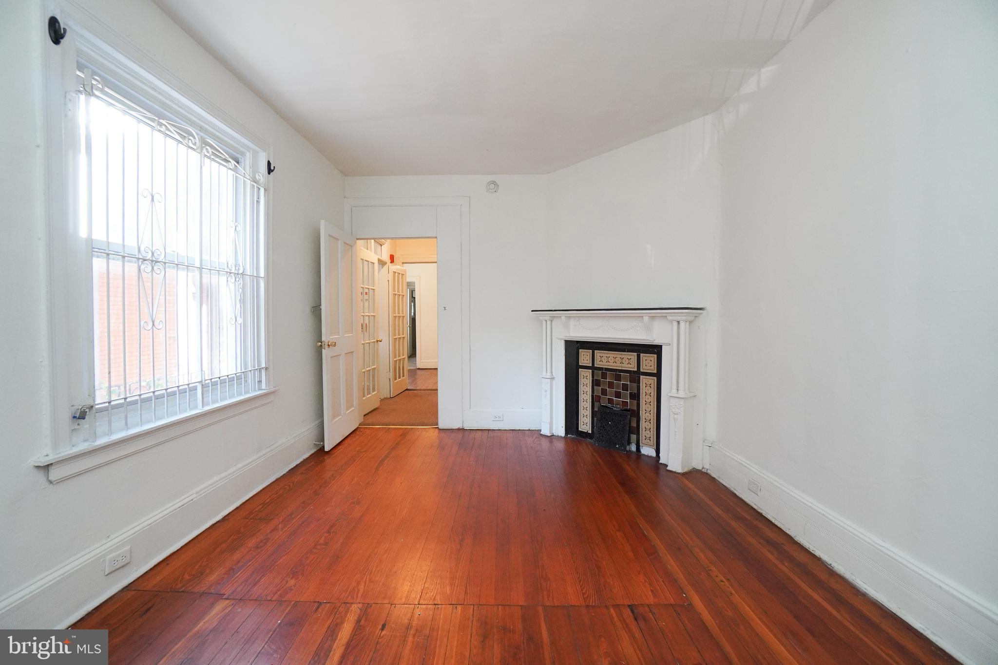 3219 Summer Street Philadelphia, PA 19104 - Photo 4 of 33
