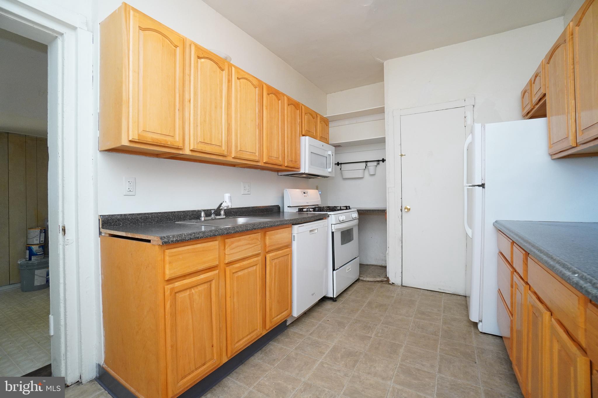 3219 Summer Street Philadelphia, PA 19104 - Photo 7 of 33