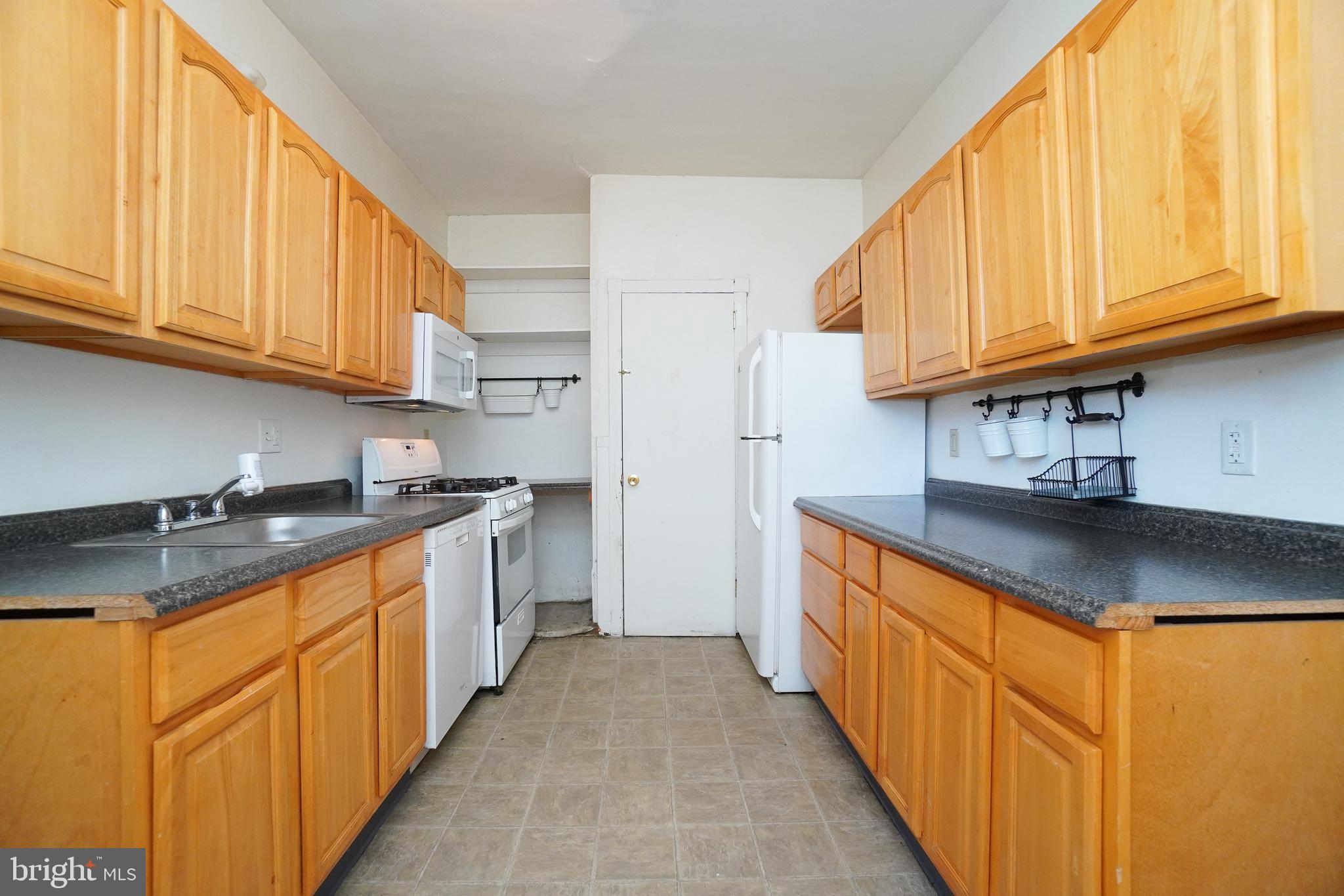 3219 Summer Street Philadelphia, PA 19104 - Photo 8 of 33