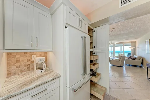 $749,000 | 5200 Gulf Drive, Unit 302, Holmes Beach, FL 34217