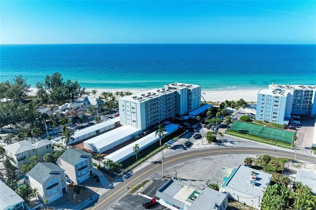 $749,000 | 5200 Gulf Drive, Unit 302, Holmes Beach, FL 34217
