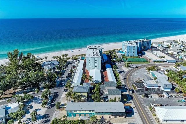 $749,000 | 5200 Gulf Drive, Unit 302, Holmes Beach, FL 34217