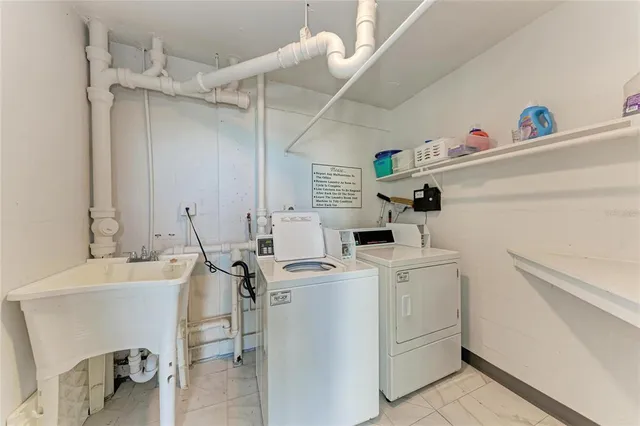 $749,000 | 5200 Gulf Drive, Unit 302, Holmes Beach, FL 34217