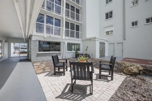 $749,000 | 5200 Gulf Drive, Unit 302, Holmes Beach, FL 34217