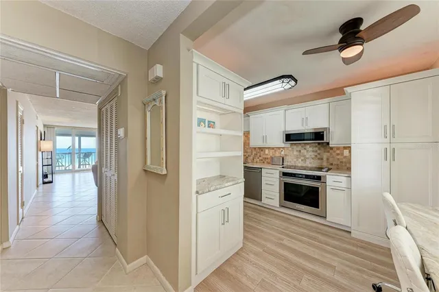 $749,000 | 5200 Gulf Drive, Unit 302, Holmes Beach, FL 34217