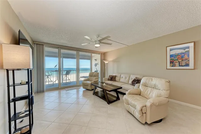 $749,000 | 5200 Gulf Drive, Unit 302, Holmes Beach, FL 34217