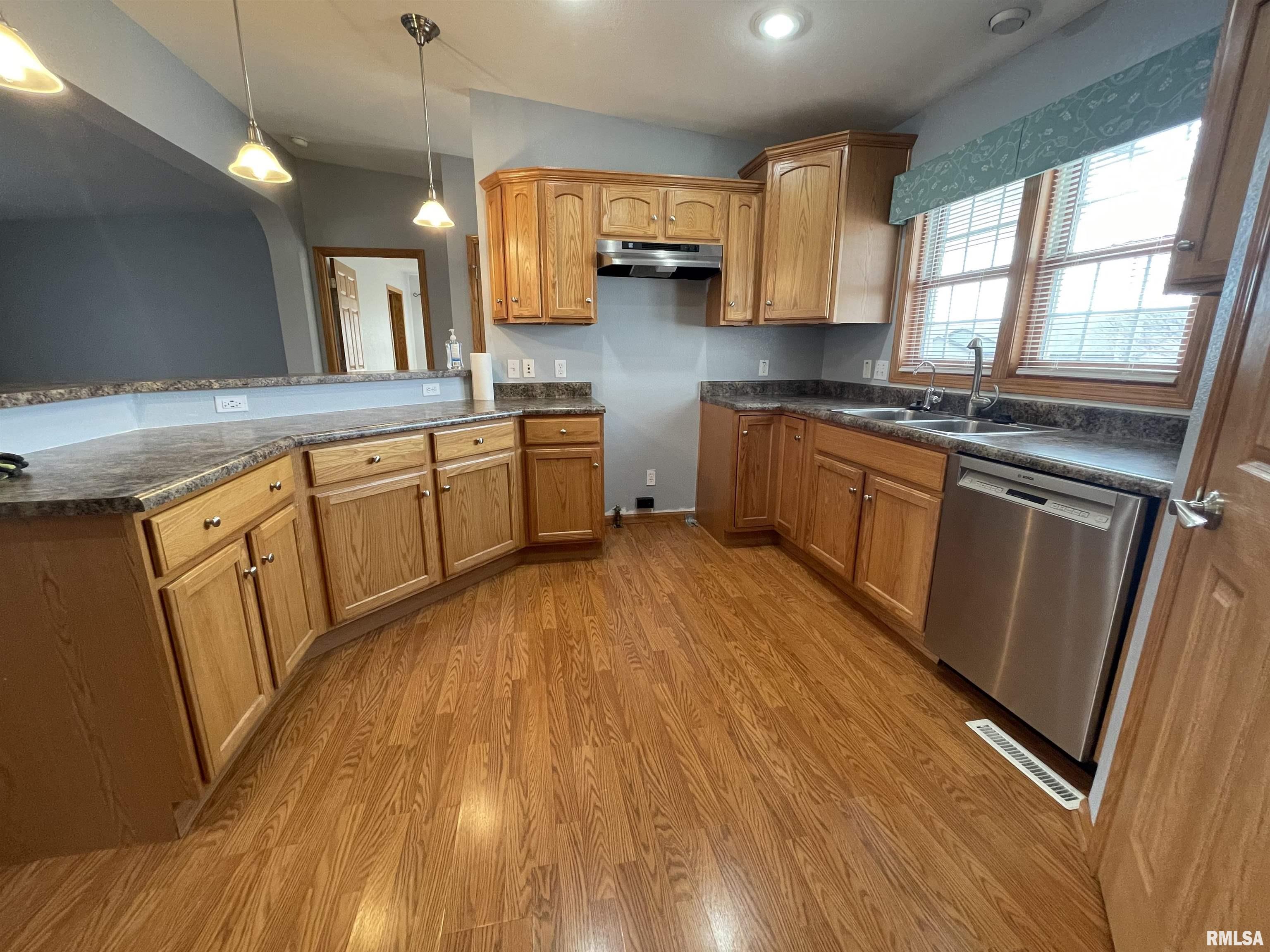 501 Mill Ridge Road Clinton, IA 52732 - Photo 6 of 23 Gallery Image 6