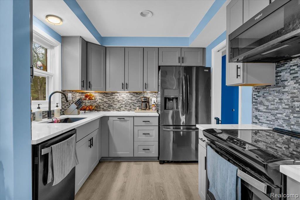 28095 Hawberry Road Farmington Hills, MI 48331 - Photo 8 of 46