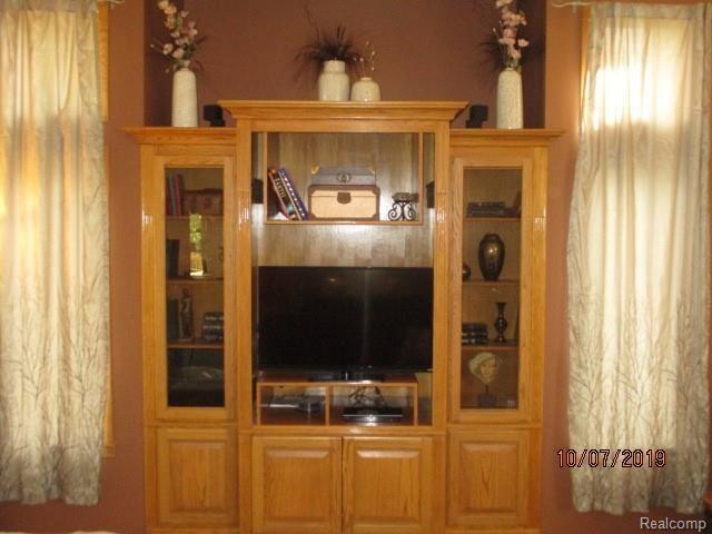 11080 Tipsico Lake Road Fenton, MI 48430 - Photo 15 of 41 IMG_3952.JPG