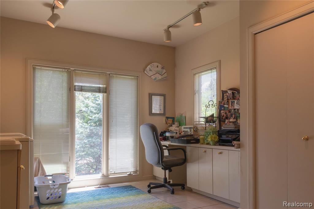1651 Washington Road Rochester Hills, MI 48306 - Photo 38 of 60