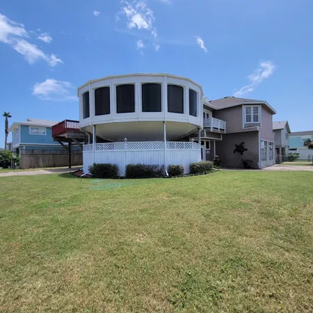 $3,200 | 22101 Lampasas Drive, Galveston, TX 77554