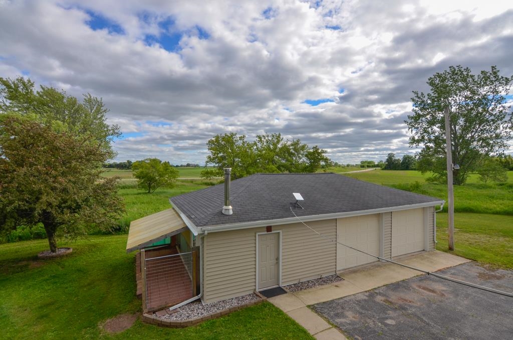 3672 Finger Road Green Bay, WI 54311 - Photo 3 of 40