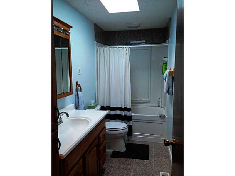 2076 Whiteland Road Whiteland, IN 46184 - Photo 13 of 18 Gallery Image 13