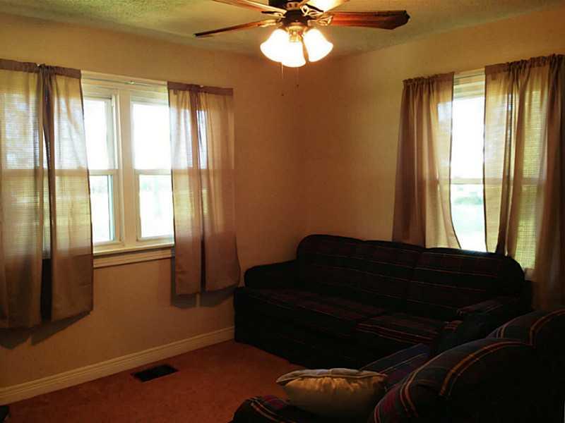 2076 Whiteland Road Whiteland, IN 46184 - Photo 14 of 18 Gallery Image 14