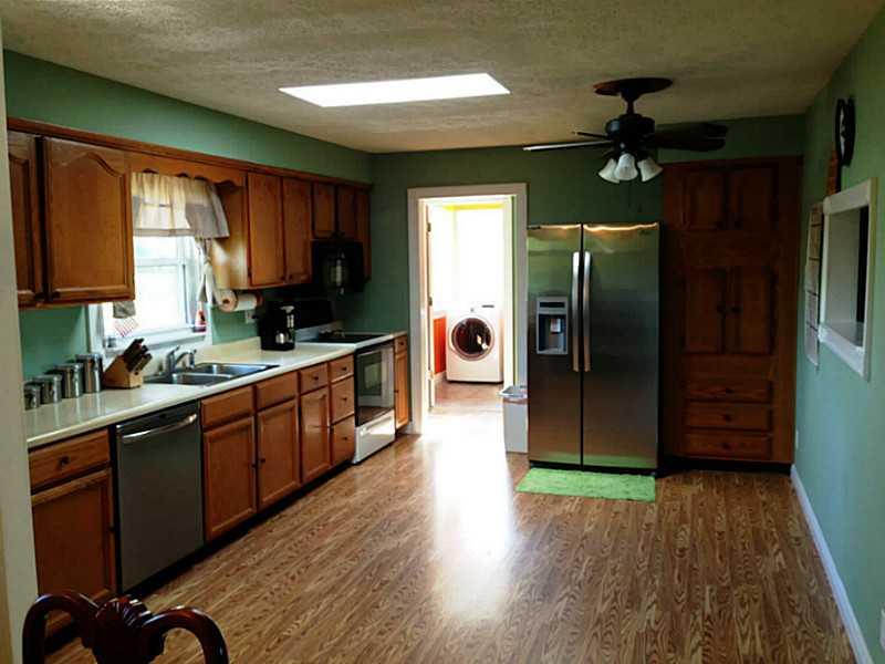 2076 Whiteland Road Whiteland, IN 46184 - Photo 7 of 18 Gallery Image 7