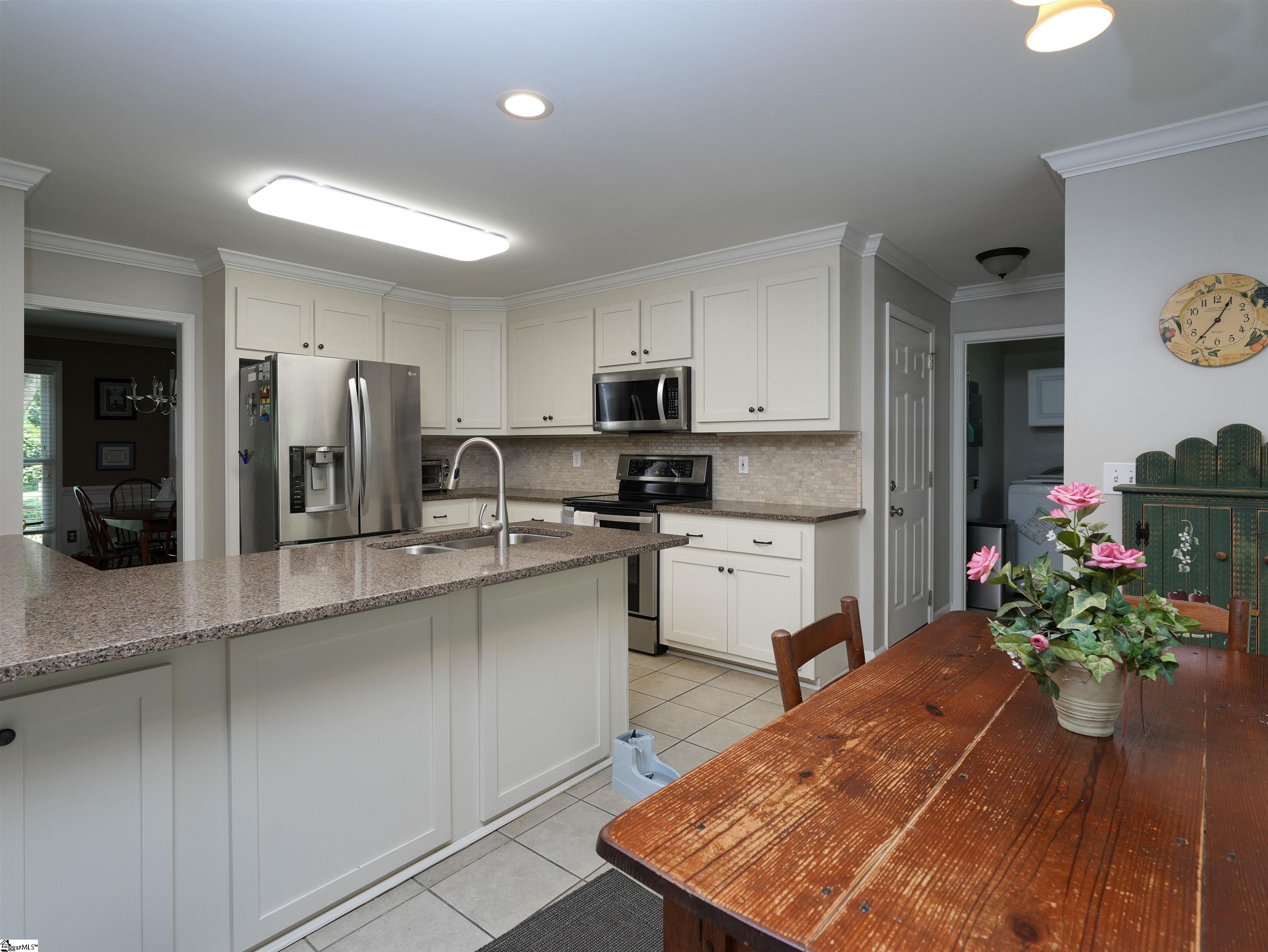 233 Rock Road Greer, SC 29651 - Photo 10 of 36