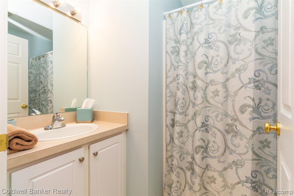 16962 Farmington Road Livonia, MI 48154 - Photo 20 of 38