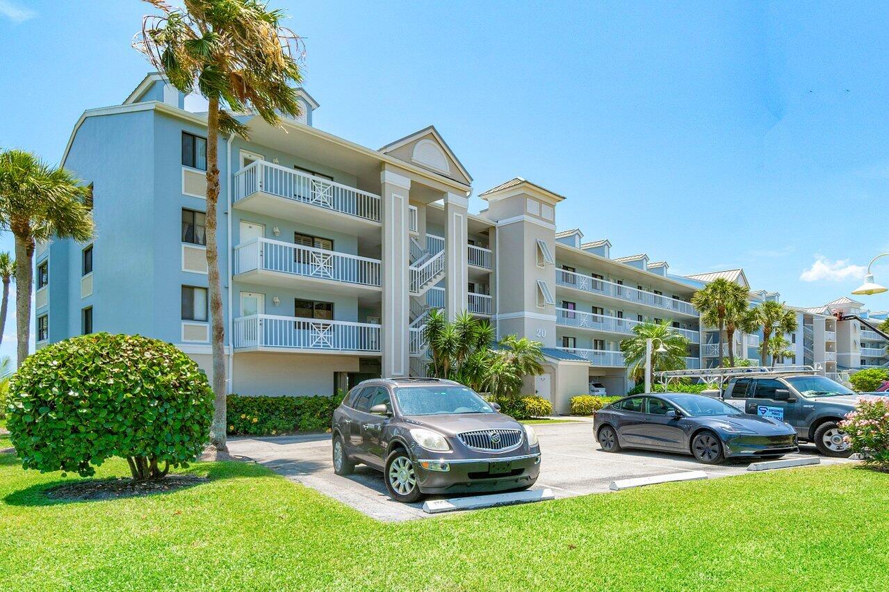 20 Northeast Plantation Road, Unit 203 Stuart, FL 34996 - Photo 6 of 41 001-20NortheastPlantationRoad-203-Stuart