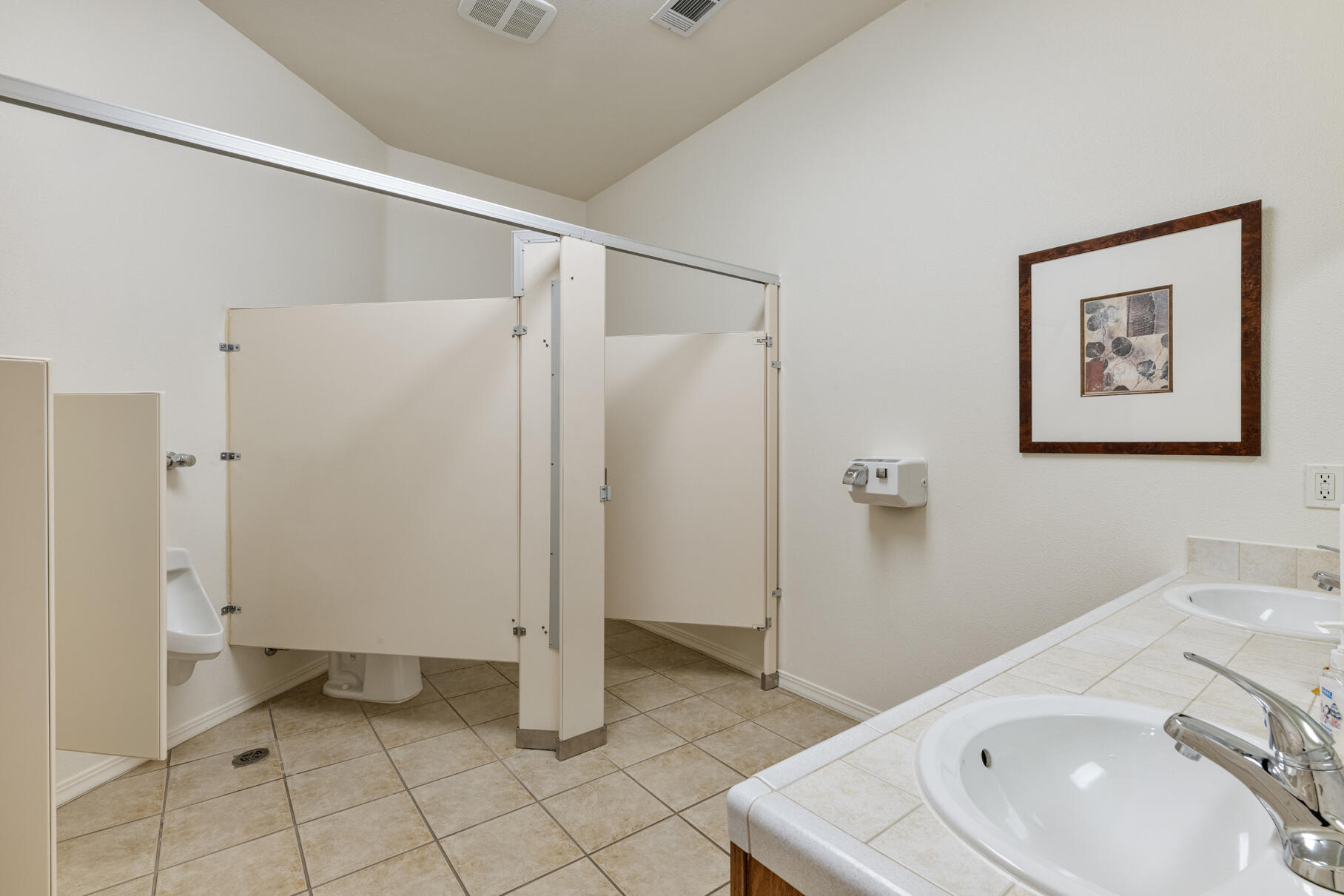 371 Cedar Ridge Cave Junction, OR 97523 - Photo 40 of 40 Clubhouse bathroom