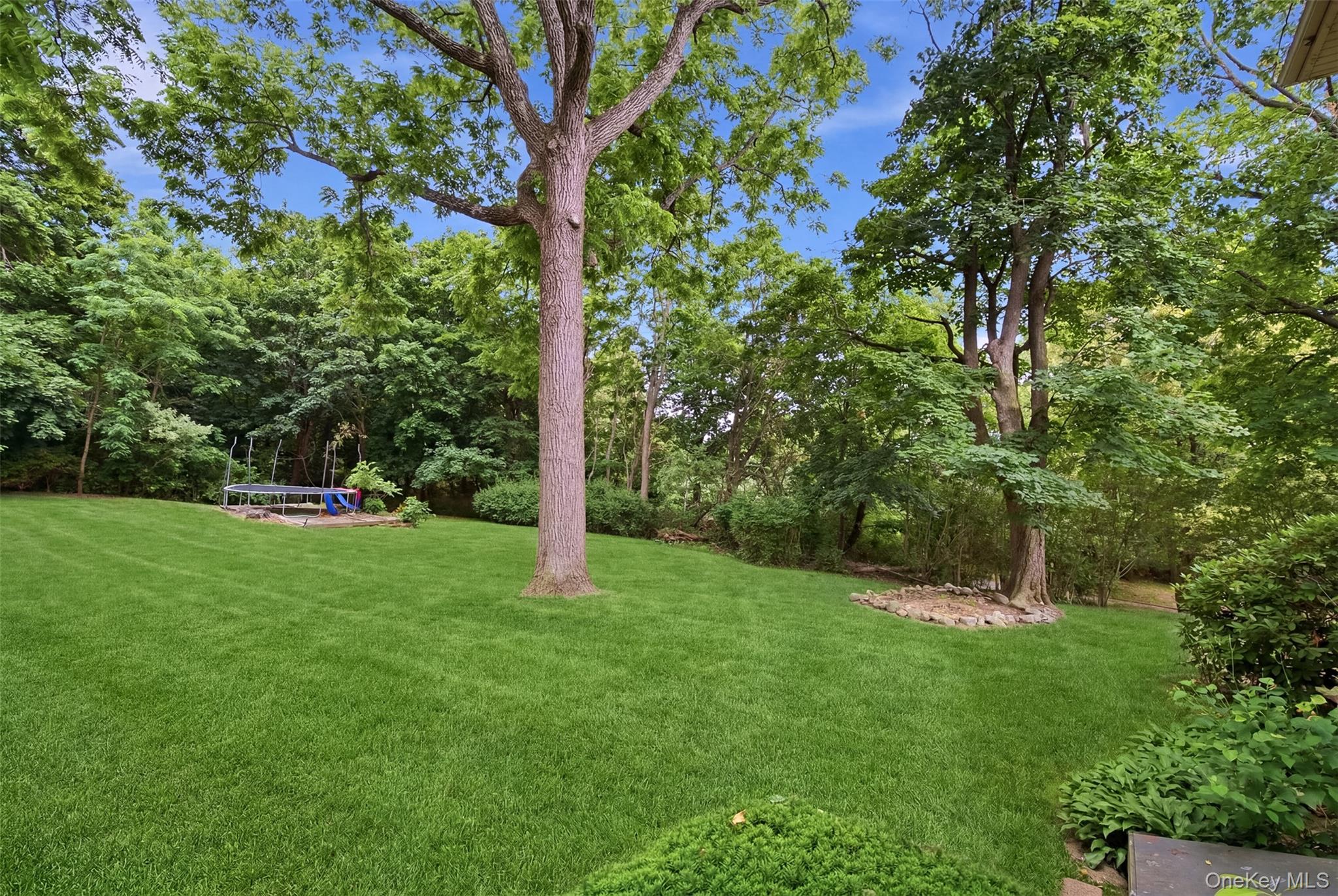 863 Lake Road Huntington, NY 11743 - Photo 23 of 28