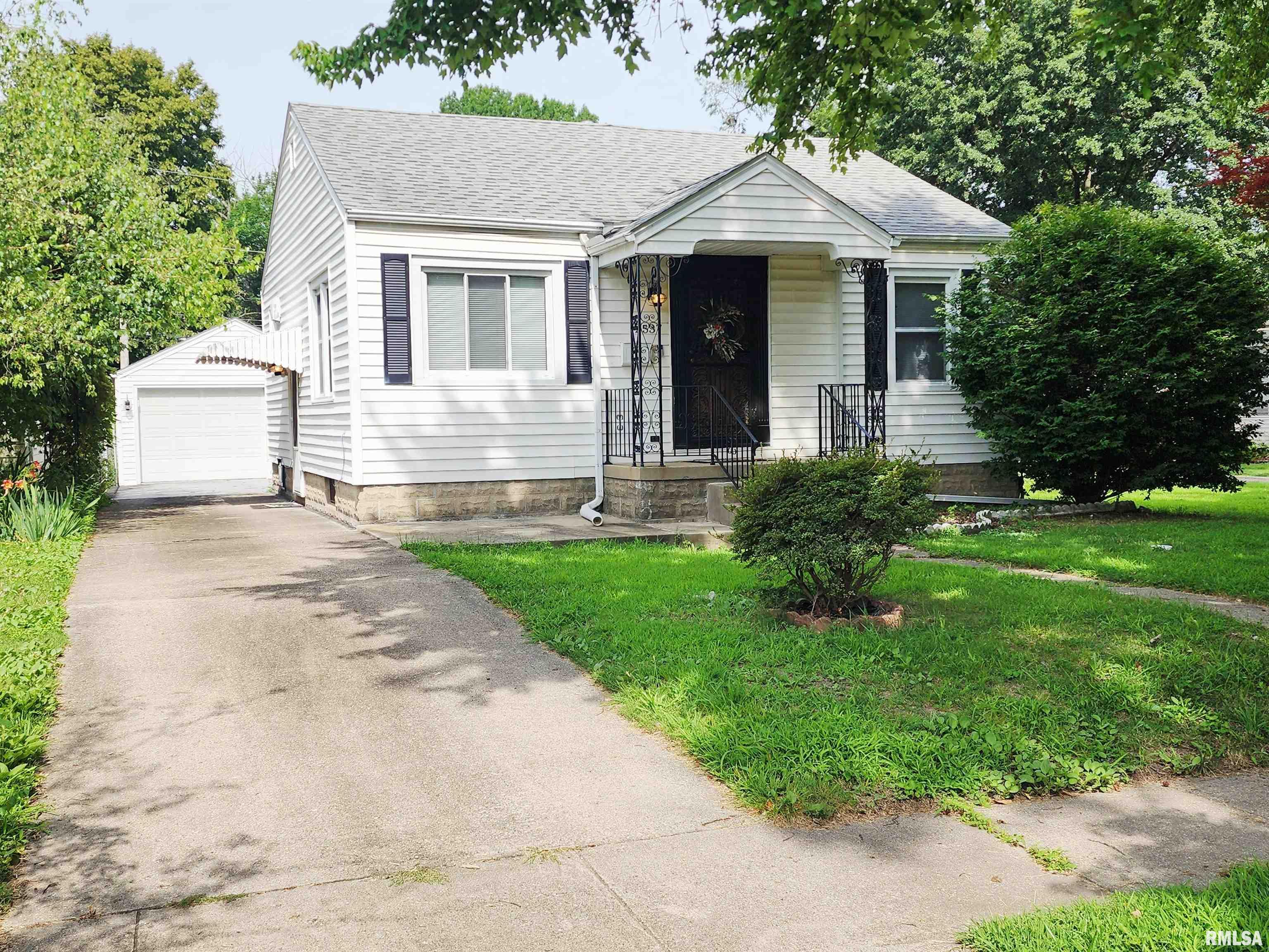 2537 Holmes Avenue Springfield, IL 62704 - Photo 1 of 34