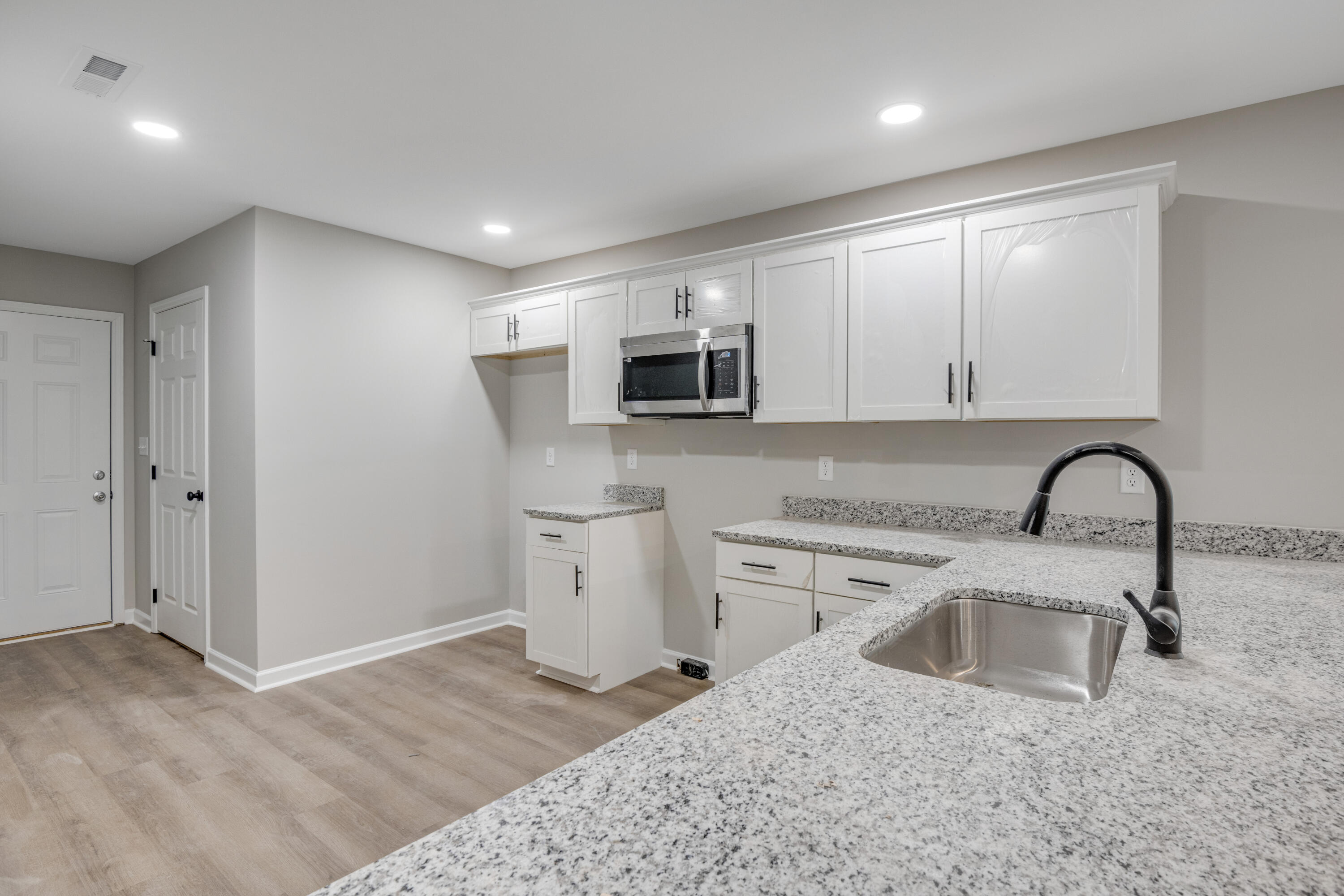 2807 Calhoun Avenue Chattanooga, TN 37404 - Photo 8 of 21 KAE_9833-New-2