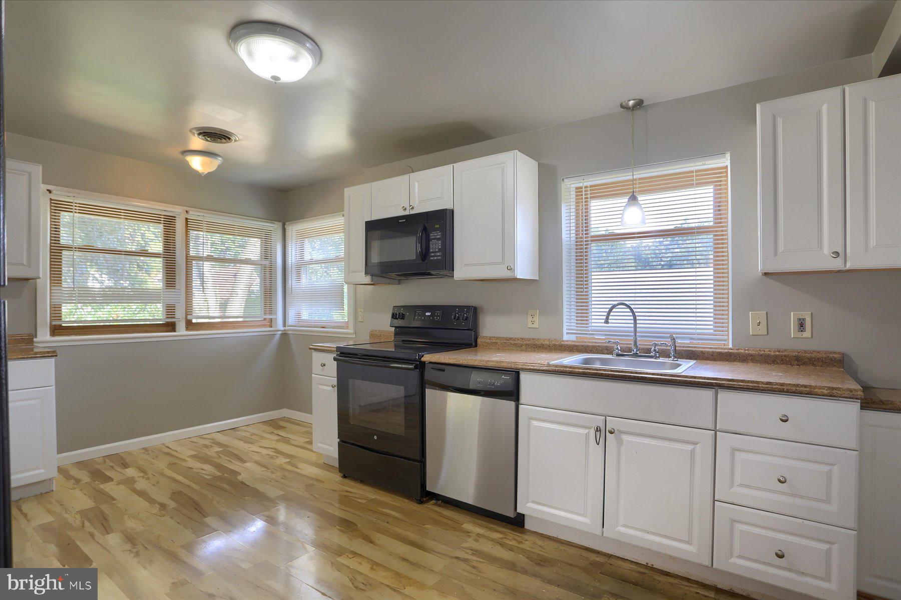 1704 Colonial Road Harrisburg, PA 17112 - Photo 8 of 26 Gallery Image 8