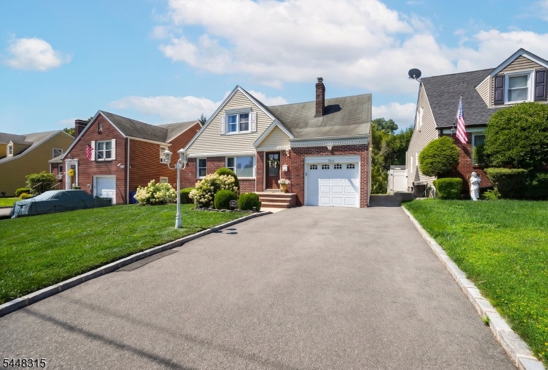 366 Minute Arms Road Union, NJ 07083 - Photo 2 of 23 Gallery Image 2