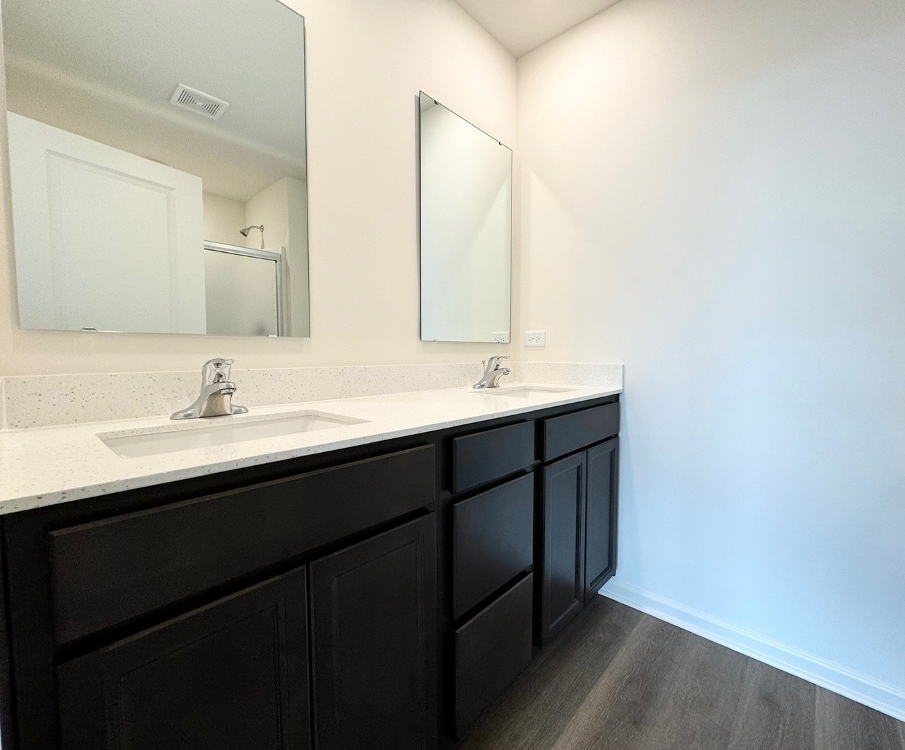 357 Summit Circle Lombard, IL 60148 - Photo 12 of 47