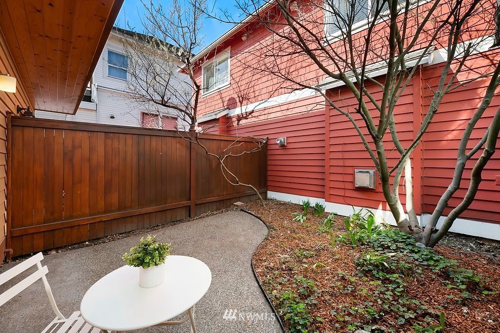 2015 South Main Street, Unit B Seattle, WA 98144 - Photo 18 of 20