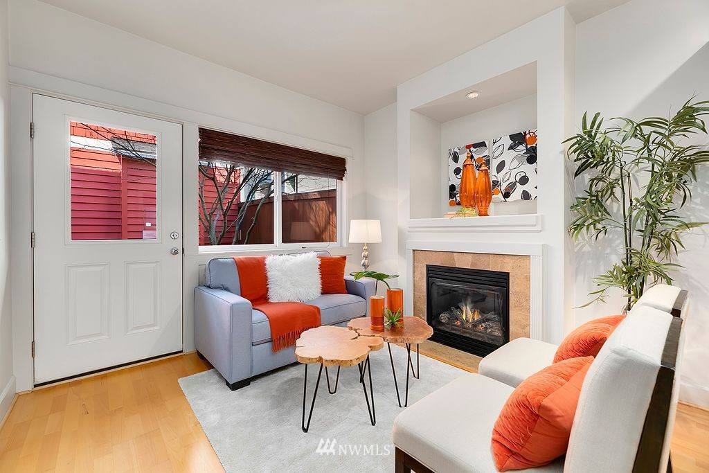 2015 South Main Street, Unit B Seattle, WA 98144 - Photo 3 of 20