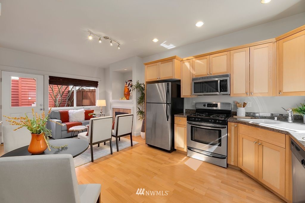 2015 South Main Street, Unit B Seattle, WA 98144 - Photo 7 of 20