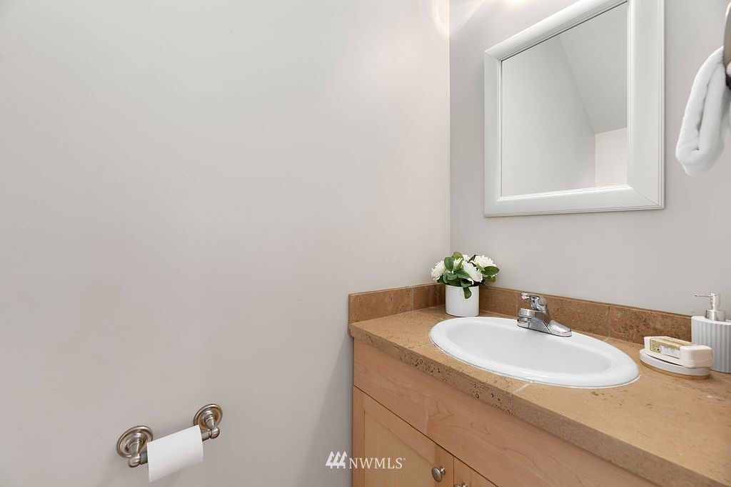 2015 South Main Street, Unit B Seattle, WA 98144 - Photo 9 of 20