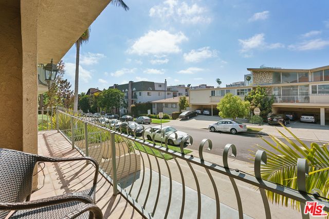 a house view with a outdoor space
