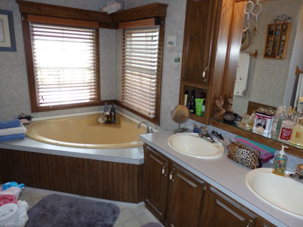 1744 Finch Farm Road Thomasville, NC 27360 - Photo 18 of 25 Master bath