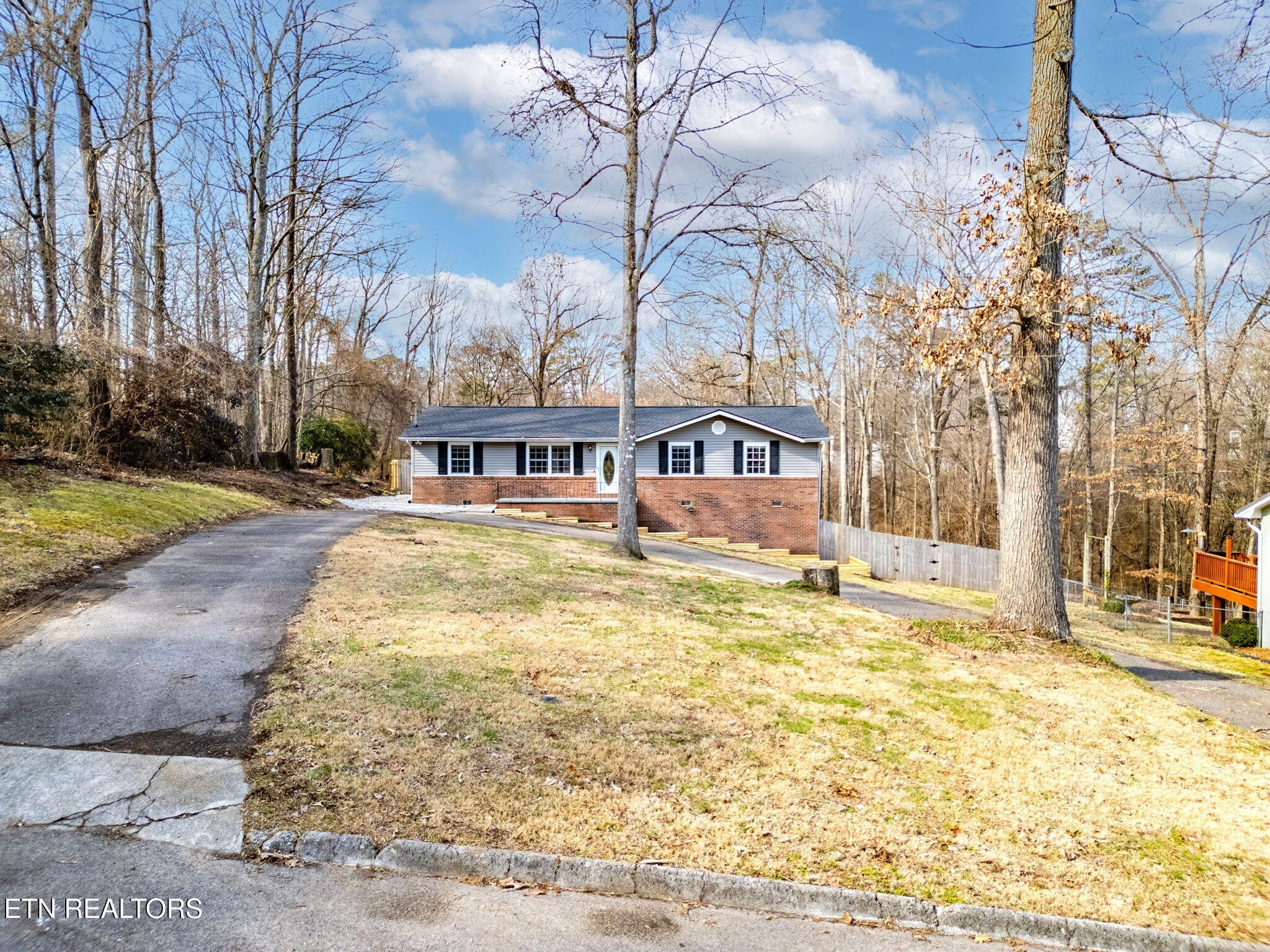 4401 Damas Road Knoxville, TN 37921 - Photo 3 of 43 Gallery Image 3