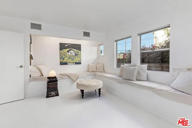 $8,600 | 409 Westminster Avenue, Venice, CA 90291