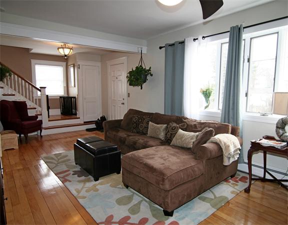 2 Hayden Road Saugus, MA 01906 - Photo 3 of 18 Gallery Image 3