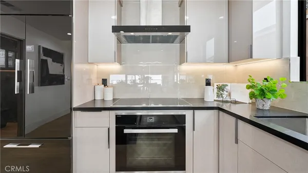 $3,195,000 | 1095 Miramar Street, Laguna Beach, CA 92651
