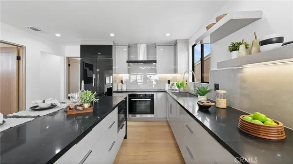 $3,195,000 | 1095 Miramar Street, Laguna Beach, CA 92651