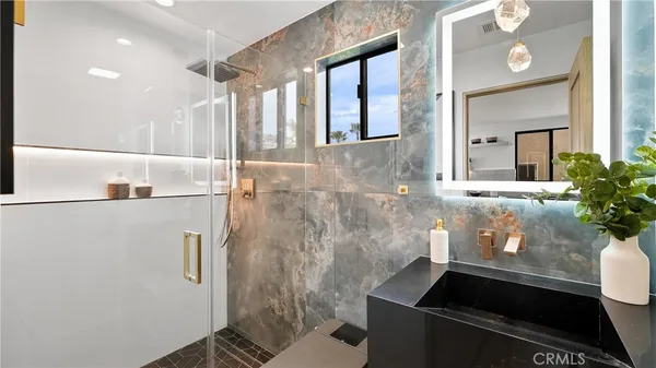 $3,195,000 | 1095 Miramar Street, Laguna Beach, CA 92651