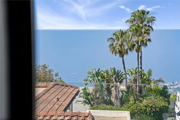 $3,195,000 | 1095 Miramar Street, Laguna Beach, CA 92651