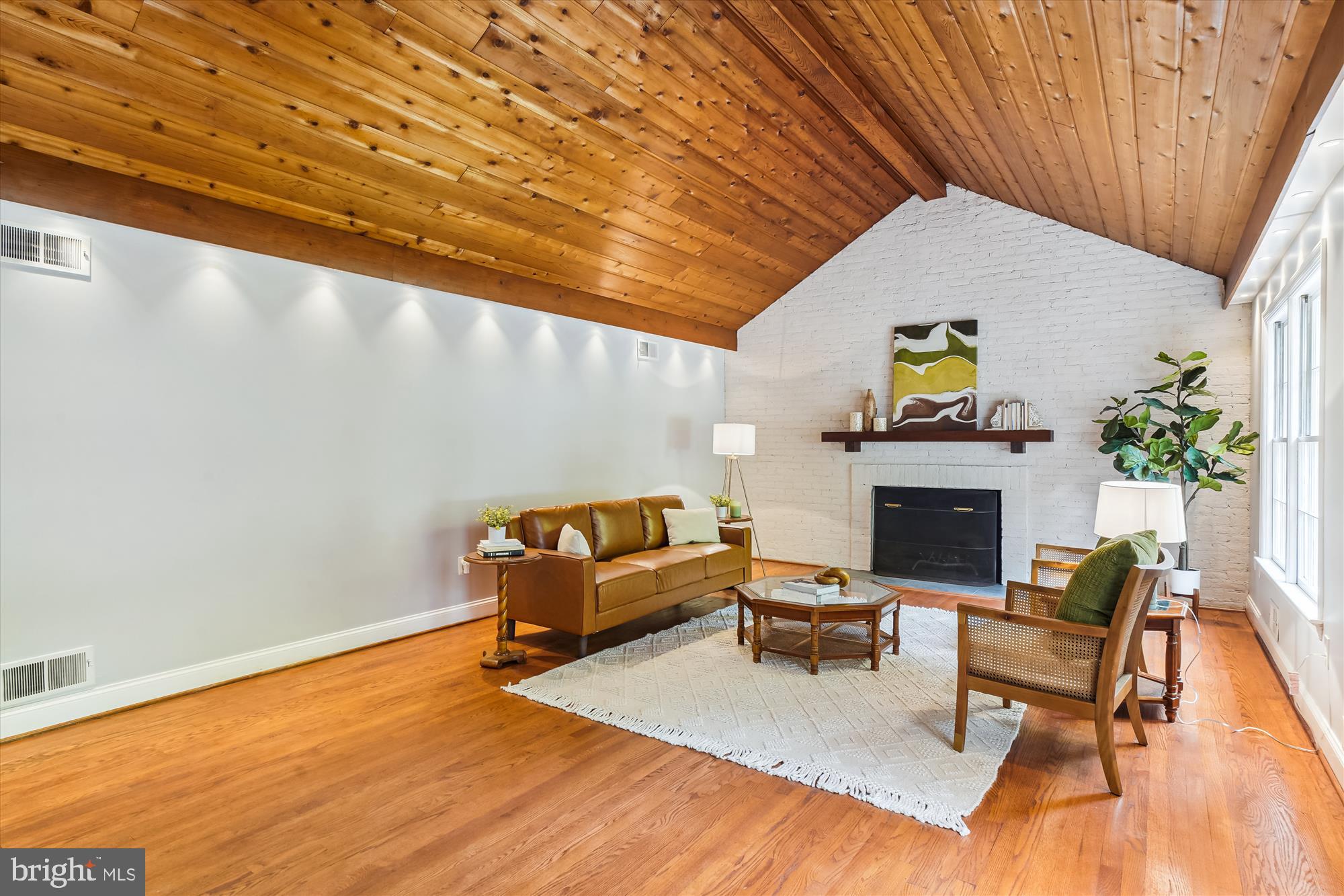 10001 Carter Road Bethesda, MD 20817 - Photo 20 of 78 Family Room