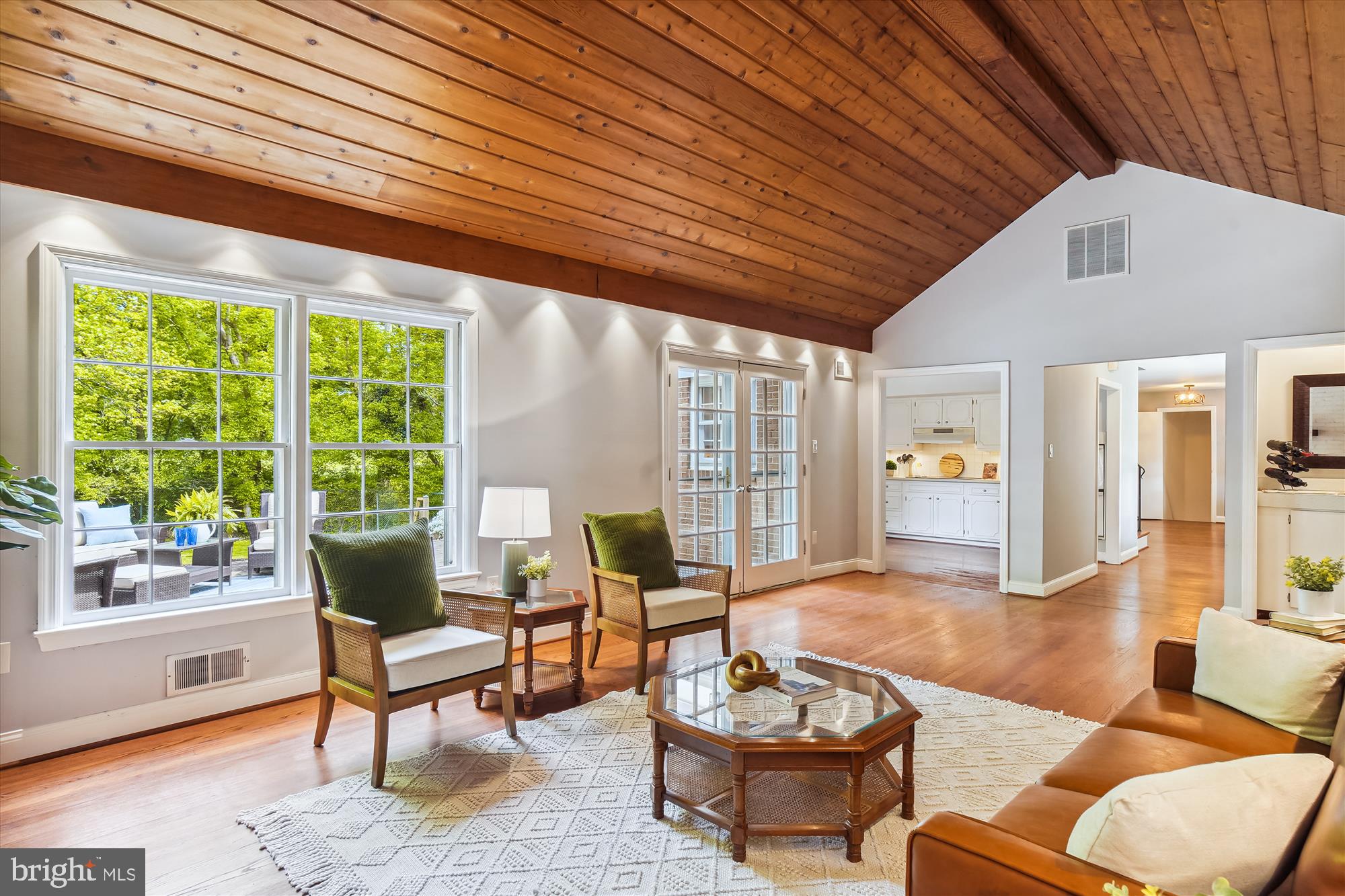 10001 Carter Road Bethesda, MD 20817 - Photo 21 of 78 Family Room with Large Windows