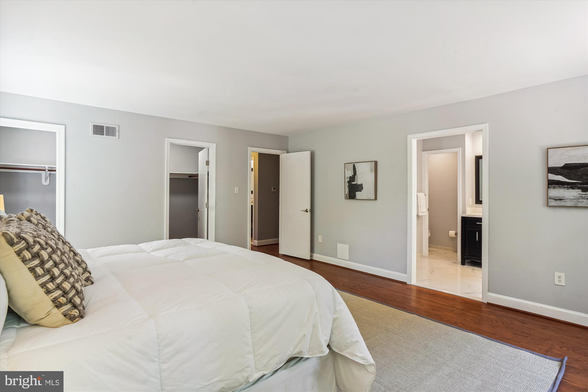 10001 Carter Road Bethesda, MD 20817 - Photo 39 of 78 Primary Bedroom with Ensuite Bath